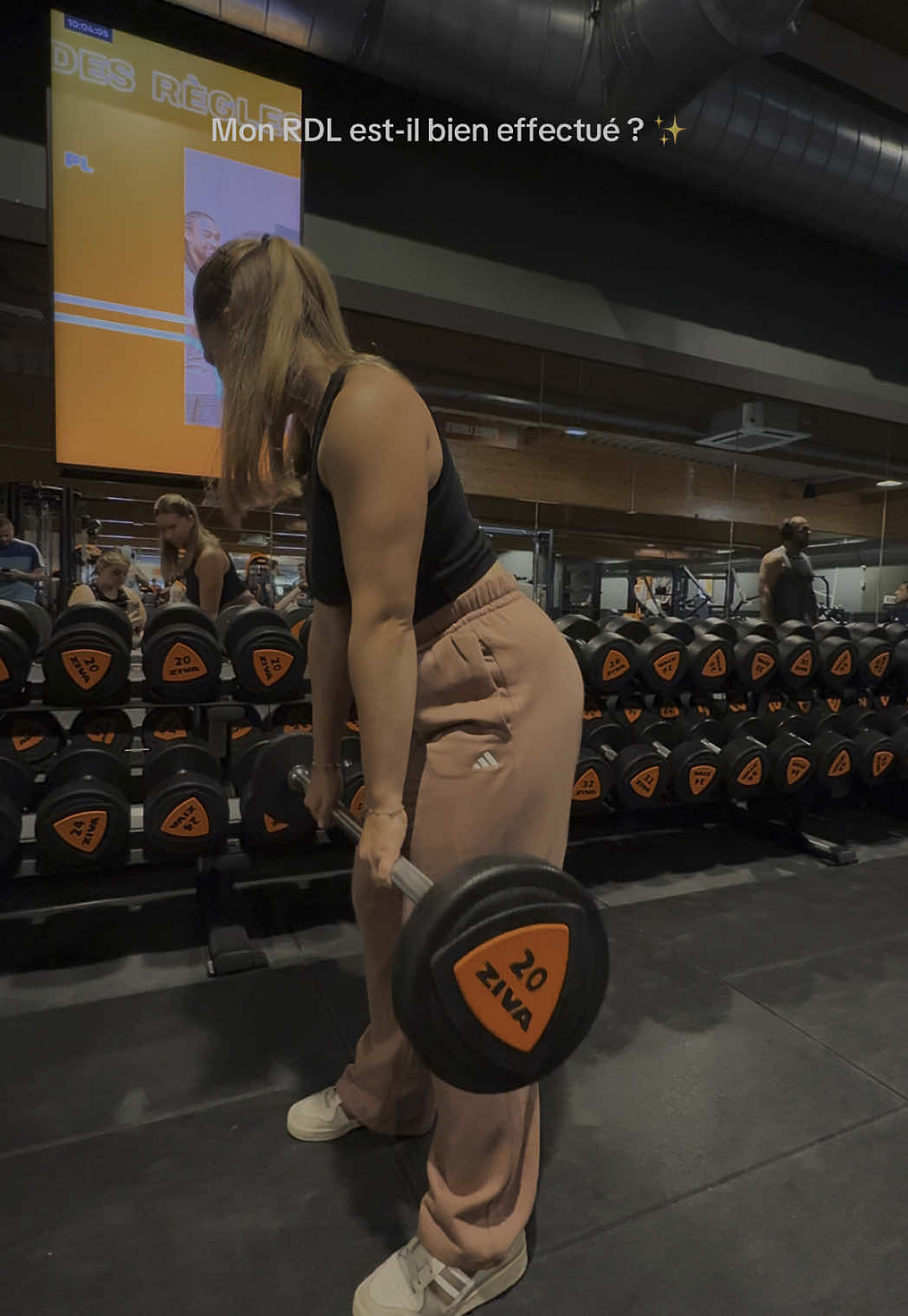 Je sens que ça travaille au niveau des ischios mais je préfère avoir la certitude de bien effectuer le mouvement. Des conseils ? #rdl #musculation #ischios #basicfit 