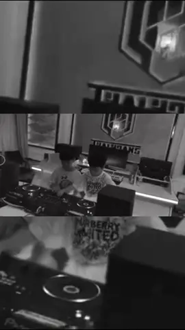 KY UC NHAT MAU - DUY DUC FEAT PHILLIP LEE #nguocdongthoigian #thaihoangremix #djthaihoangremix #nhachaymoingay #foryou #vinahouse 