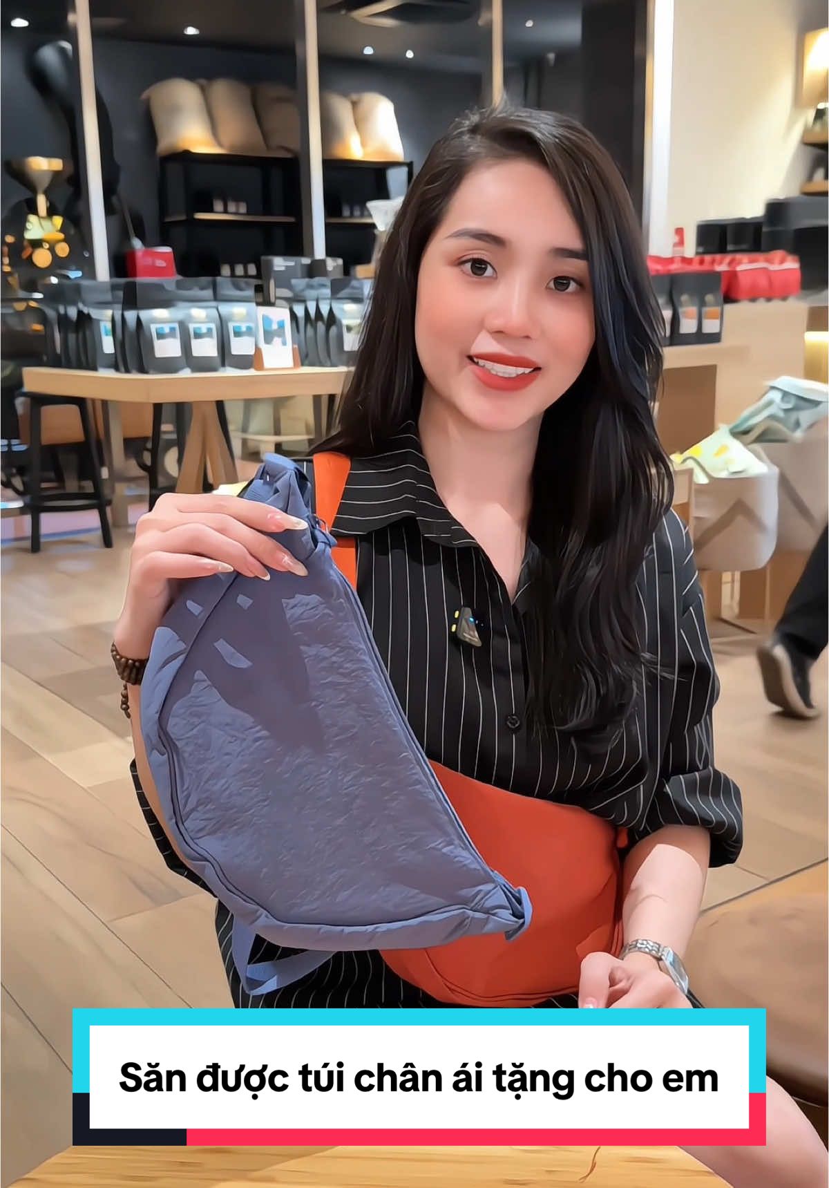 Túi vải dù 2 lớp chống thấm cực kỳ nhiều màu cân được nắng,mưa của Sài Gòn. Rinh em về là đúng đắn đó các tình yêu ơi 🫶👏 #tuibaotu #tuichongnuoc #hongtiny #xuhuong 