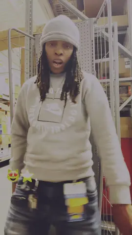 MmmHmmMmm🎸✨🖤 @Eŵay♠️🕸️ 