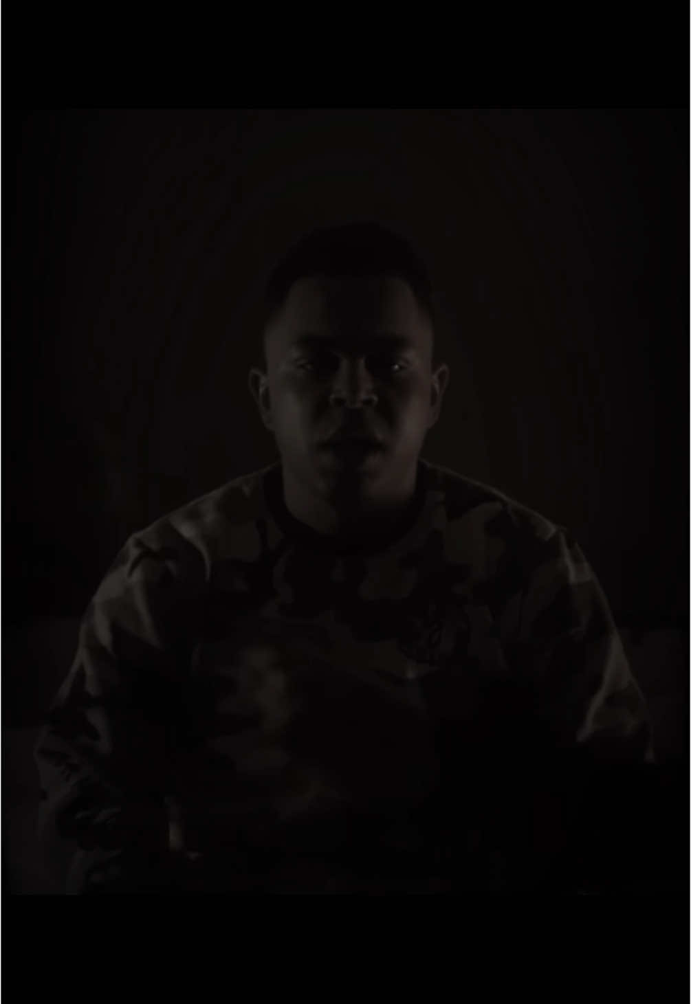 Die Welt ist kalt und zerfetzt dich #lyrics_songs #viralvideos #fouryou #luciano 