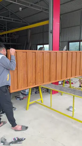 Quy cách làm chớp bằng lá hộp nội thất khung ngoài chạy khuôn 55 mặt ngoài bắt lan cố định mặt sau trên dưới chạy u16 