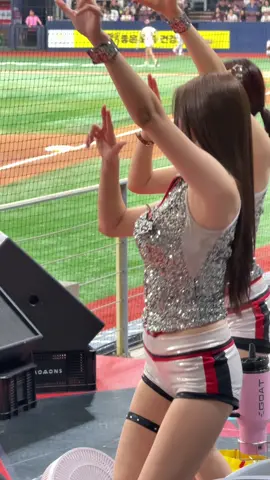 은갈치 정복도 예쁘다,, 잘 어울리는 뚜뚜뚜 아웃송 이예빈(Lee Ye Bin[李藝彬])치어리더 #ktwiz #cheerleader #이예빈 #이예빈치어리더 #leeyebin #李藝彬 #fancam #reels #like #shorts 