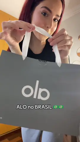 ALO YOGA chegou no BRASIL 🇧🇷 comprem COMIGO (11)972097111 LETICIA - meu cógido no site para frete grátis 1242 - acima de R$2.500 ganha a bolsa 🤩 #alo #aloyoga #brasil 