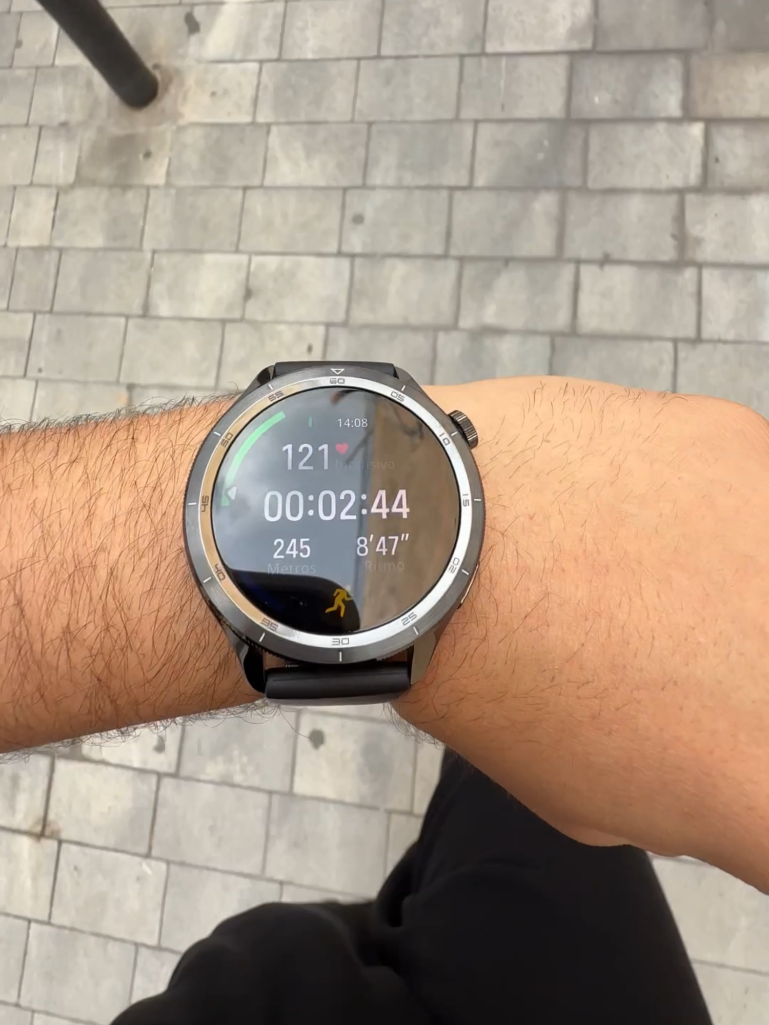 Corre con libertad. El Xiaomi Watch S4 se encarga del resto. #xiaomi #virał #fyp #relojinteligente #undiaenmivida #watch #xiaomiwatchs4 #correr #Running #run #corre