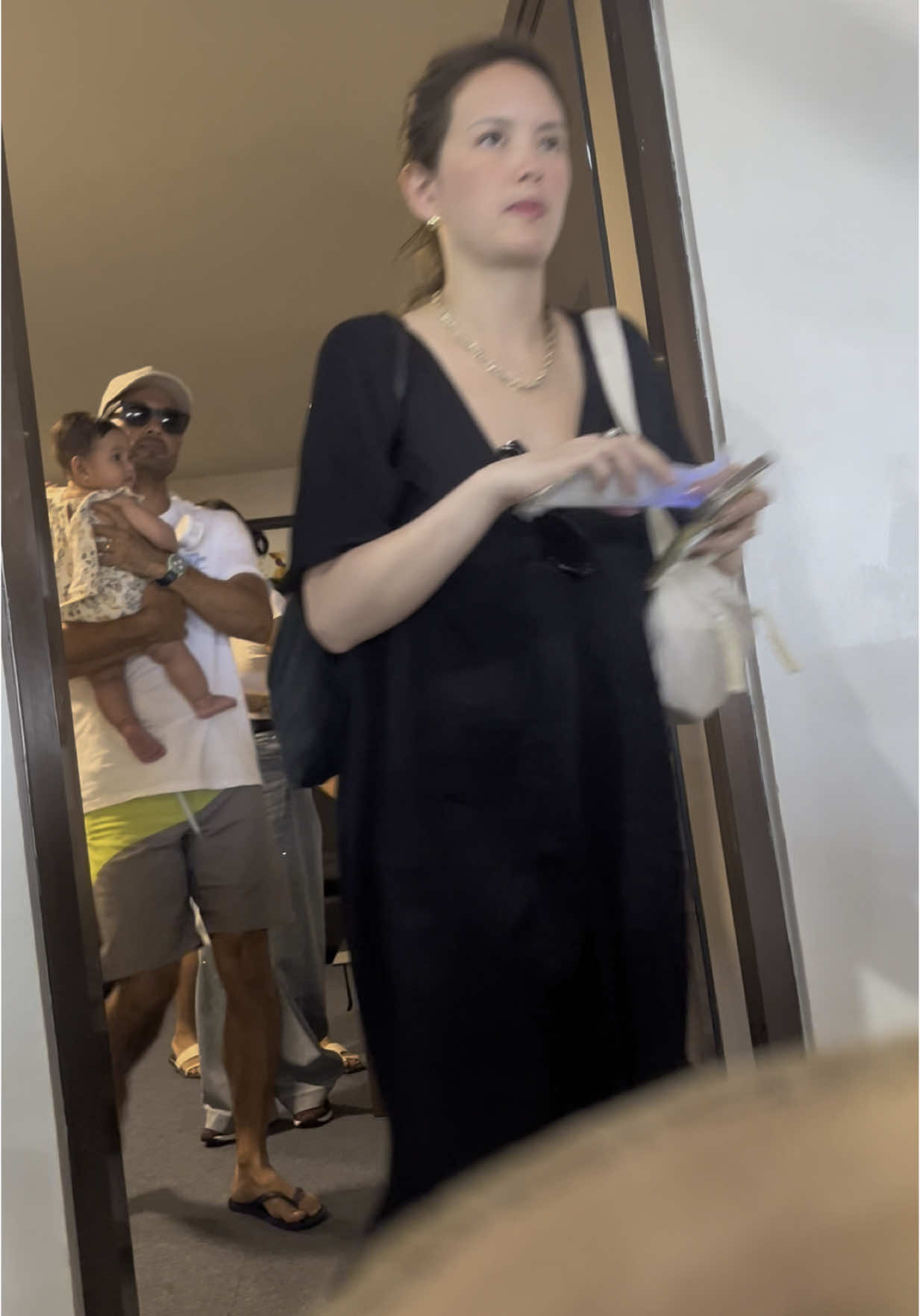 Look who we bumped into ELLEN ADARNA AND DEREK RAMSAY WITH BABY LIANA #viral #trending #friends #follower #everyone #highlight #everyoneactive #coron #palawan #travel #adventure #actress #famous #actor 