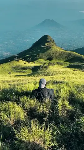merbabu dengan punuk ikoniknya 😍😍#merbabuviasuwanting #merbabumountain #pendakigunung 