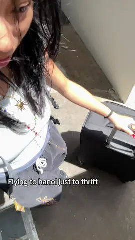 guys let me know if you want a haul #hanoi #thrift #sgthrift 