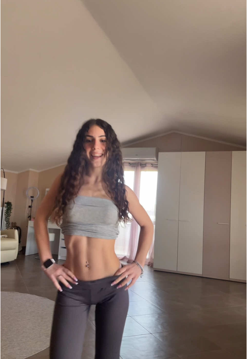 icon del mio paesino💅🏻 #fakebodyy⚠️ #fyp #fitcheck #icon #younggirl 