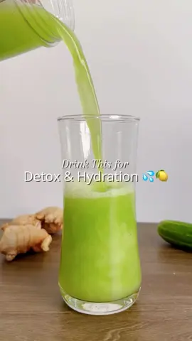 Full recipe 👇🏼 • 1 cucumber 🥒 • 1/2 lemon 🍋‍🟩 • Water 💧 👉 Type “”EBOOK”” for 36 recipes! ✨ 💝 21-DAY GREEN SMOOTHIE WEIGHT LOSS provides simple detox smoothie recipes to help you change your waist effectively⚡ #cucumber #lemon #detox #smoothie #smoothierecipe #healthy #healthyrecipe #nutrition 