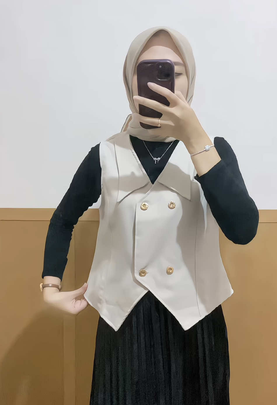 Vest secakep ini cuma 50k loh 🤗 #vestwanita #vestkorea #outfitinspo #outer #foryou 