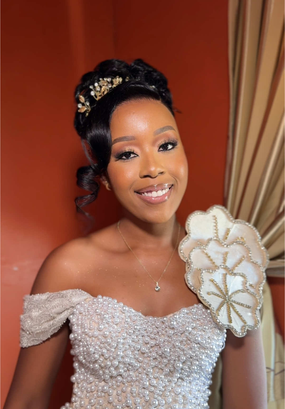When God smiles at you🥰 Officially Mrs Magwenzi ❤️ Dress @lisah  Makeup @Beauty by Rueearn  Install@Sharon Tash Sithole  Handfan @joannathemilliner  #zimweddings  #traditionalwedding #weddingdress #weddingmakeup #bride #roora #roora #lobola #mrsmako #makoti #zimbride #fyp #zimtiktok 