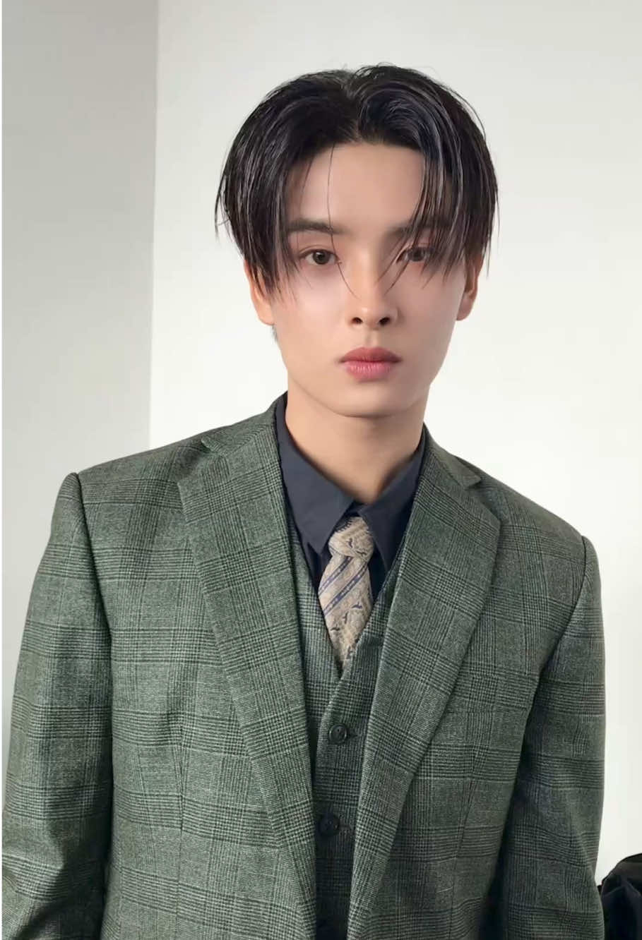 #ขุนพล #khunpol @BUS because of you i shine  💇🏻‍♂️ 👩🏻‍🎨 By: @ploy_sukwasa X @jjaypink / 👕👖By: @ballionista @ppiakpoon @zsujinz @minnddd  