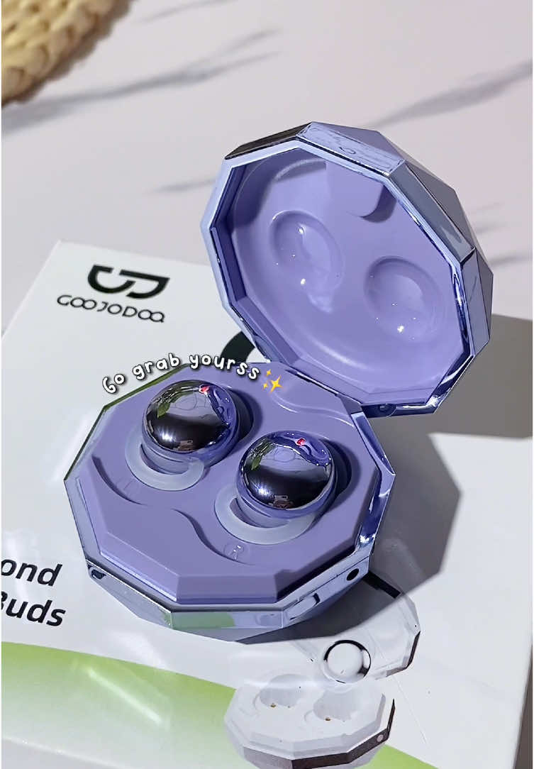 comel betul earbud ni and pakai time baring mengiring tak sakit telinga sbb dia kecik🤏🏻 sesuai la tuk kita yg suka tgok movie sambil baring2 ni🙈 #goojodoq #goojodoqearbuds #sleepbuds #sleepearbuds #earbudsrecommendation #earbuds #wirelessearbud 