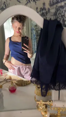 Ughh I love this song #fyp #lypsync #pinkpanther #mirror #messybun #blonde 