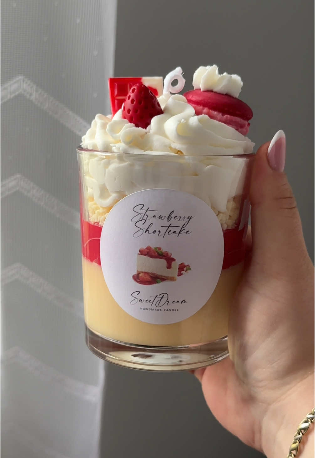Legújabb desszert gyertyáink ❤️ A webshop linket megtalálod a bioban 🔗 #sweetdream #candle #candlemaking #candlebusiness #SmallBusiness #candlelover #soywax #natural #handmade #gyertya #kisvállalkozás #kézműves #egyedi #foru #fyp #nekedbelegyen #foryoubaszeretnemlatni 