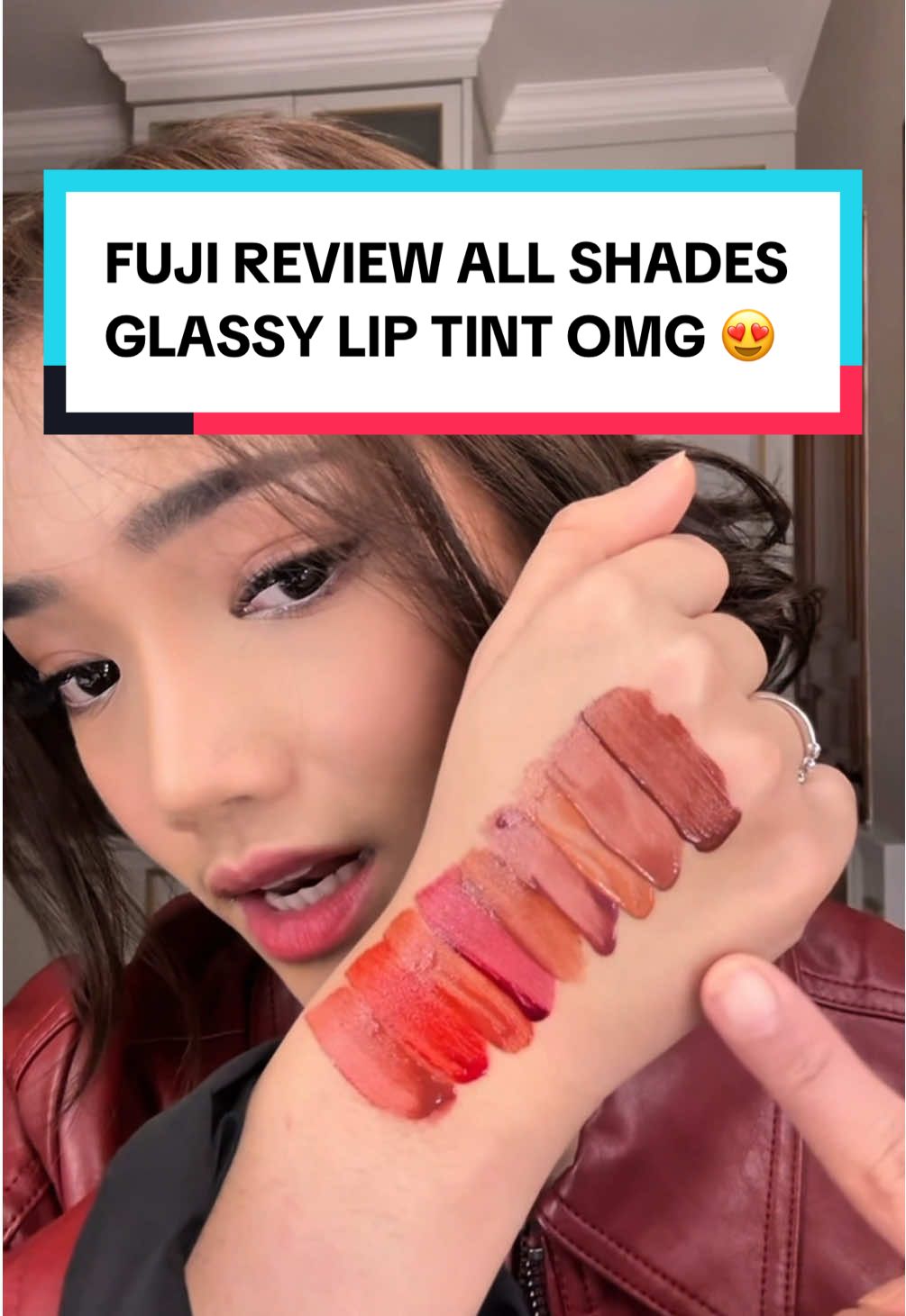 AKHIRNYA yang ditunggu-tunggu Kak @Fujiiian & Girlboss, NEW SHADES GLASSY LIP TINT HADIR 💋‼️ Glassy, transferproof, long-lasting seharian + lip filler effect 😍❤️‍🔥Cuss langsung cek keranjang kuning! ✨ #OMGBeauty #tiktokbeautyfestid #omgbeautyfestid #LiptintOMG #liptintviral #ombre #fyp
