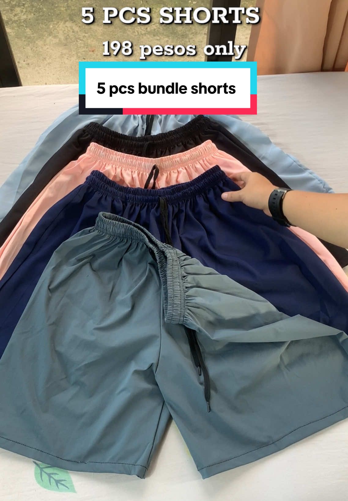 Napakasulit ng shorts nato 5 pcs na assorted colors. Lesser price today kaya check out na habang nakaless pa. #mensshorts #shortsformen #5pcsshorts #5pcstaslanshorts #taslanshortformen #bundleshorts #shorts 