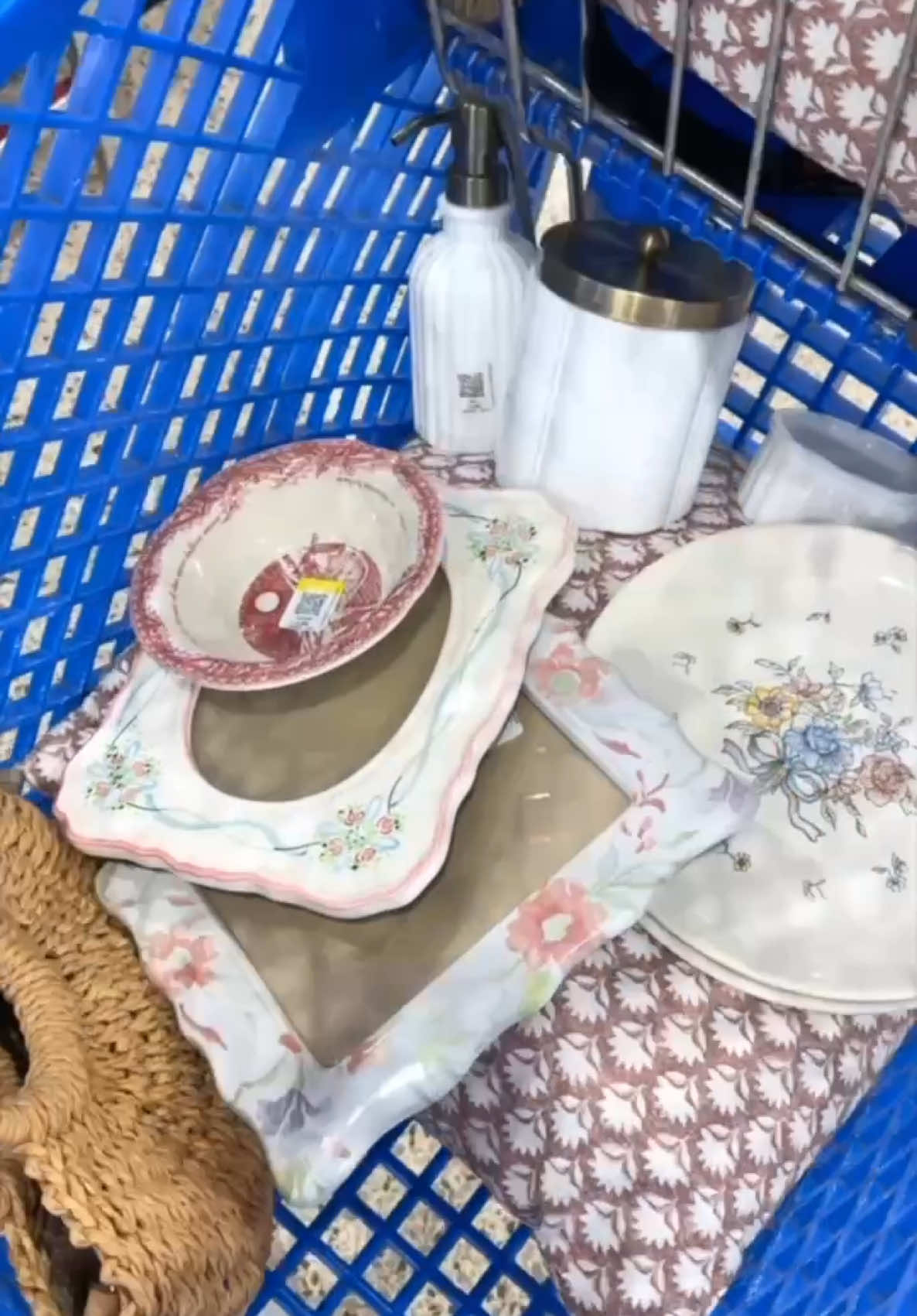 sweetest home thrift haul ever! 🎀✨ so cottage core I loveeee! which find is your fave??  #thriftwithme #thriftfinds #thriftedfinds #thrifthome #thriftedstyle #thriftshopping #homedecor #cottagecore