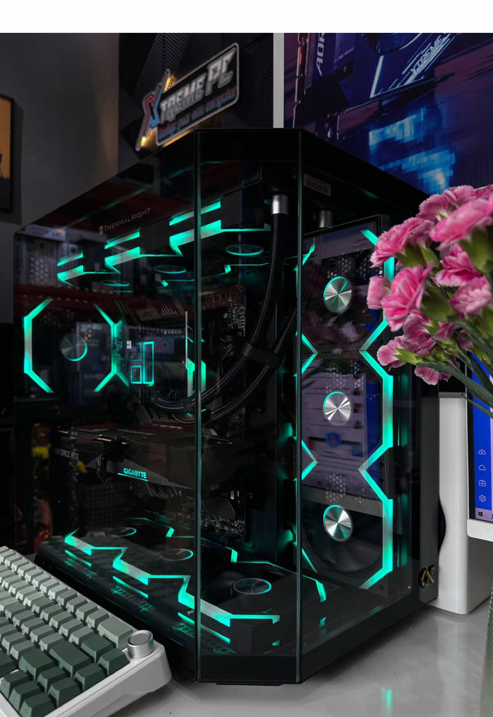 Bể cá này em nuôi rồng 🐉 còn được chứ cá 🐠 có là gì đâu😅 Cấu hình cho tiểu thư render đồ hoạ đồ đó:  🚀Cpu i7-14700KF  🚀Main Z690 Msi edge  🚀Ram tridentZ 16gbx2 buss 3600  🚀Tản Infinity 360  🚀Nguồn Xigmatek XP750  🚀Ssd kioxia 1tb tốc 5k  🚀Case Cubi II max 10 fan sync  🚀HDD WD blue 4TB chuyên lưu trữ cho sv kiến trúc  🚀Màn đồ hoạ Dell P2425h 24inch  🌾Tổng cộng thiệt hại: 35tr  #pcrender #lumion #lumion3d #lumionrender #3dsmax #photoshop #pcgamingsetup #revit #chaovantage #buildpc #sketchup #xtremepcdanang #buildpcdanang #pcfullblack 