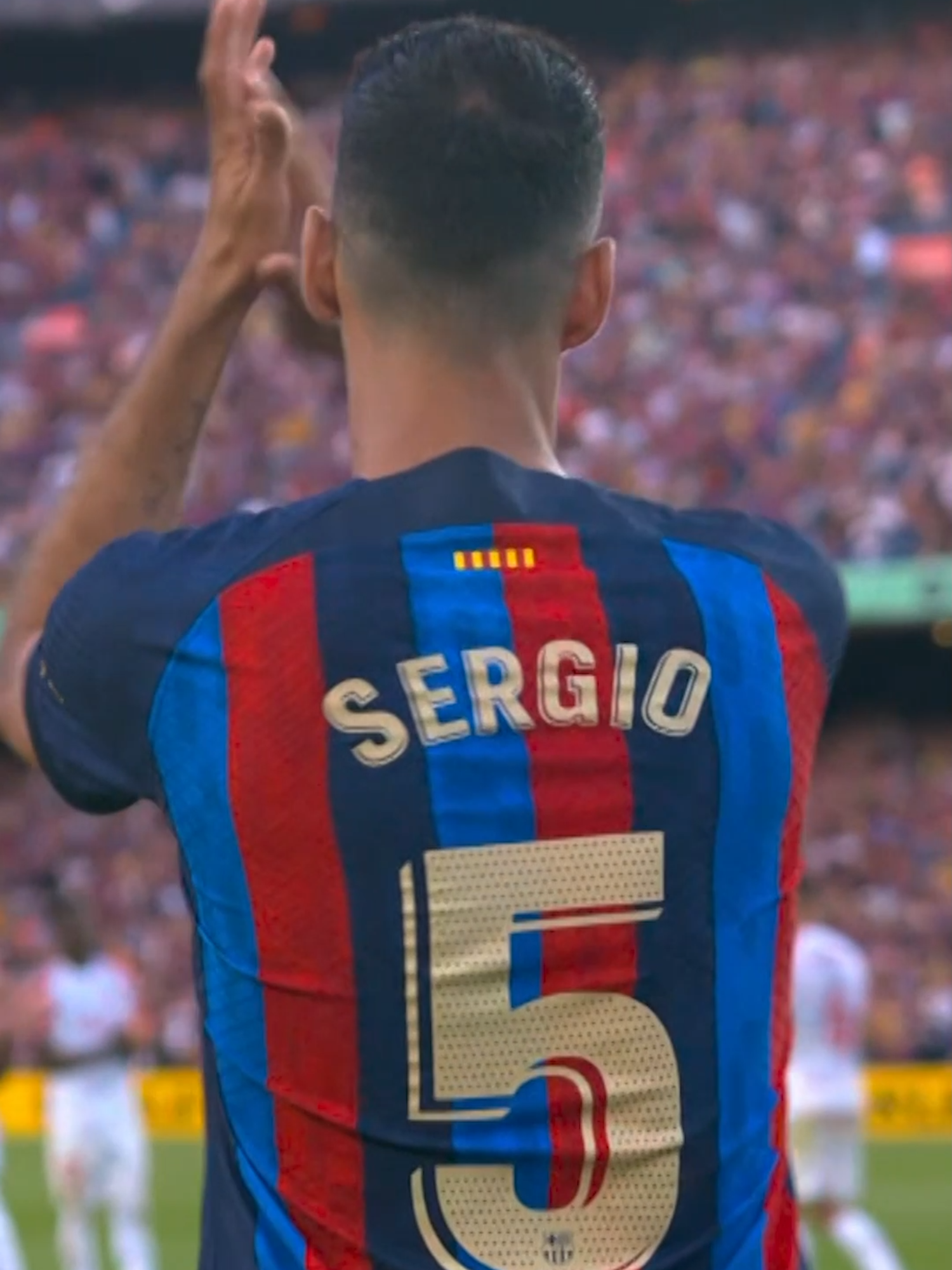 💙❤️ 𝗟𝗘𝗬𝗘𝗡𝗗𝗔𝗦 𝗕𝗟𝗔𝗨𝗚𝗥𝗔𝗡𝗔𝗦. 🔙🥺 #OnThisDay, two years ago, Jordi Alba and Sergio Busquets played their last game with @FCBarcelona in #LALIGAEASPORTS. #LALIGAHistory #DeportesEnTikTok