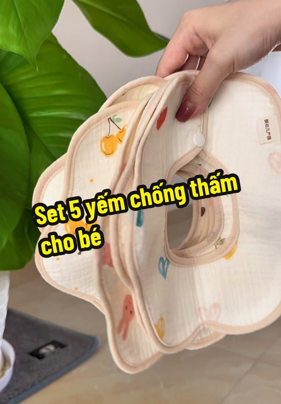 Set 5 yếm xô hoa chống thấm cho bé #mebimsua #xuhuong #yemchongthamchobe #yemcotronxoay #yemchobe #mekemkids 