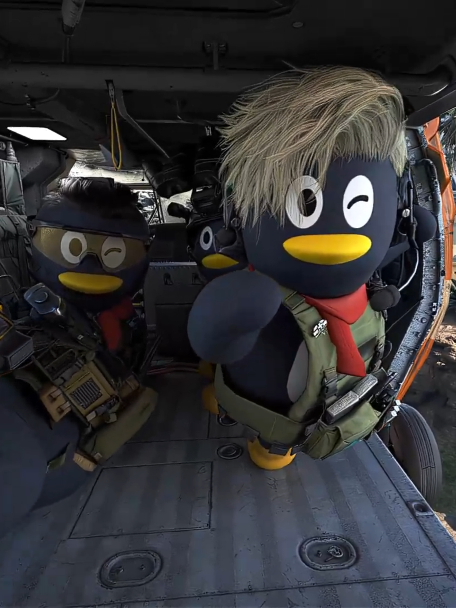 No matter who you are, you can always shoot, loot, and scoot here in Delta Force. #deltaforce #gaming #fps #pcgaming #mobilegame #penguin
