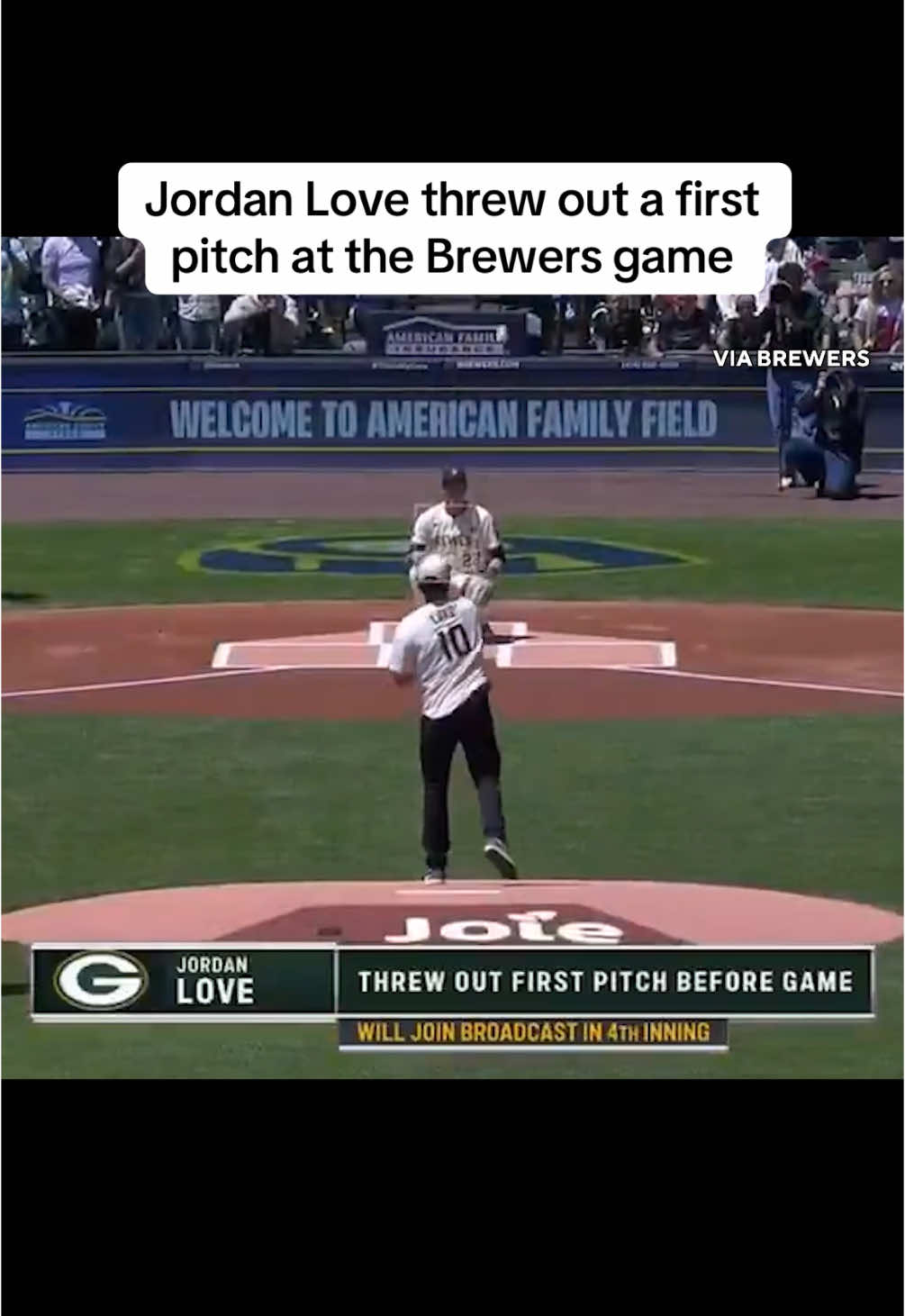 Jordan Love tossed a first pitch #packers #nfl #jordanlove