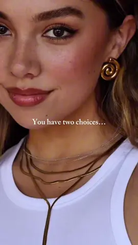 Which Yes are you? Light & bright 🤍 or dark & moody? 🖤 #jewelrystore #daintyjewelry #JewelryCollection #everydayjewelry #goldjewelry #silverjewelry 