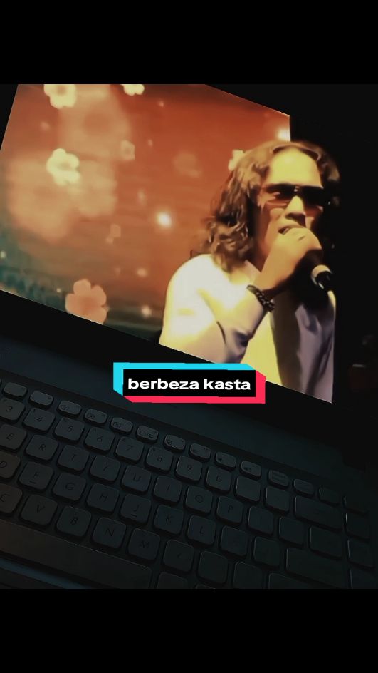 dulu tau lagunya , skrng tau artinya #berbezakasta #liriklagu #overlay #thomasarya #foryoupage #branda 