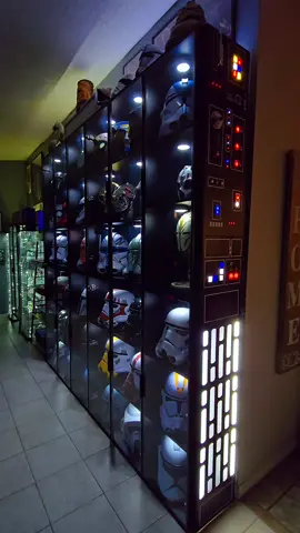 Well hello there ..... just enjoy the beauty of it.  #helmets #helmetcollection #starwars #starwarsfan #hasbro #blackseries #disneyparks #collection #collector #theforce #lucasfilm #makerofthings #lights #stormtrooper #darthvader #bobafett #themandalorian #red5 #lightsabers #LostInTheForce  @Star Wars @Disney Parks @Lucasfilms ™ @hasbro.officials @hasbropulse_official 