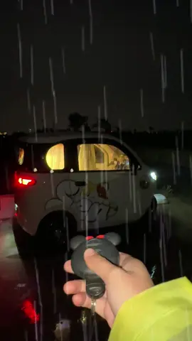 🌧️I like to stay in my car on rainy days, listening to the rain, eating and watching movies. It's muted again. I'll send it again. This is my own recording. Please don't mute it. #tricycle #minicar #campinglife #limousine #Outdoor #fyp #relax #rain 