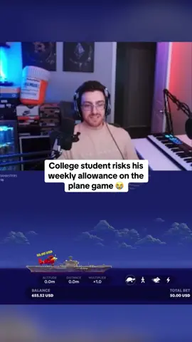 College student risks his weekly allowance on the plane game 😭 #kickstreaming 