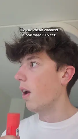ik mag NIKS ETEN😭😭 Die ene vriend wanneer je ook maar IETS eet: #funny #humor #nederlands #fyp #reels #sketch #nl #be #voorjou #vjp #viral #instagram #tiktok #fy #foryoupage 