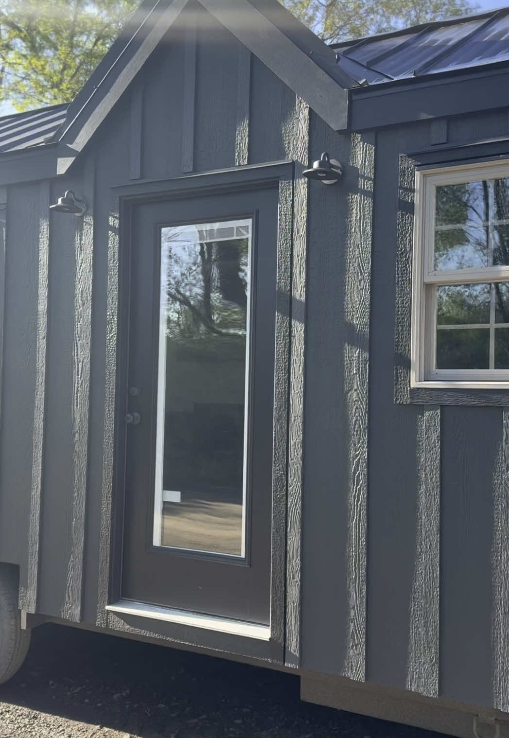Delivery Day is our favorite day!! #TinyHomeOnWheels #BaxterModel #TinyHomeJourney #TinyHomesOfMaine #TinyHomeDelivery #Maine #fyp 