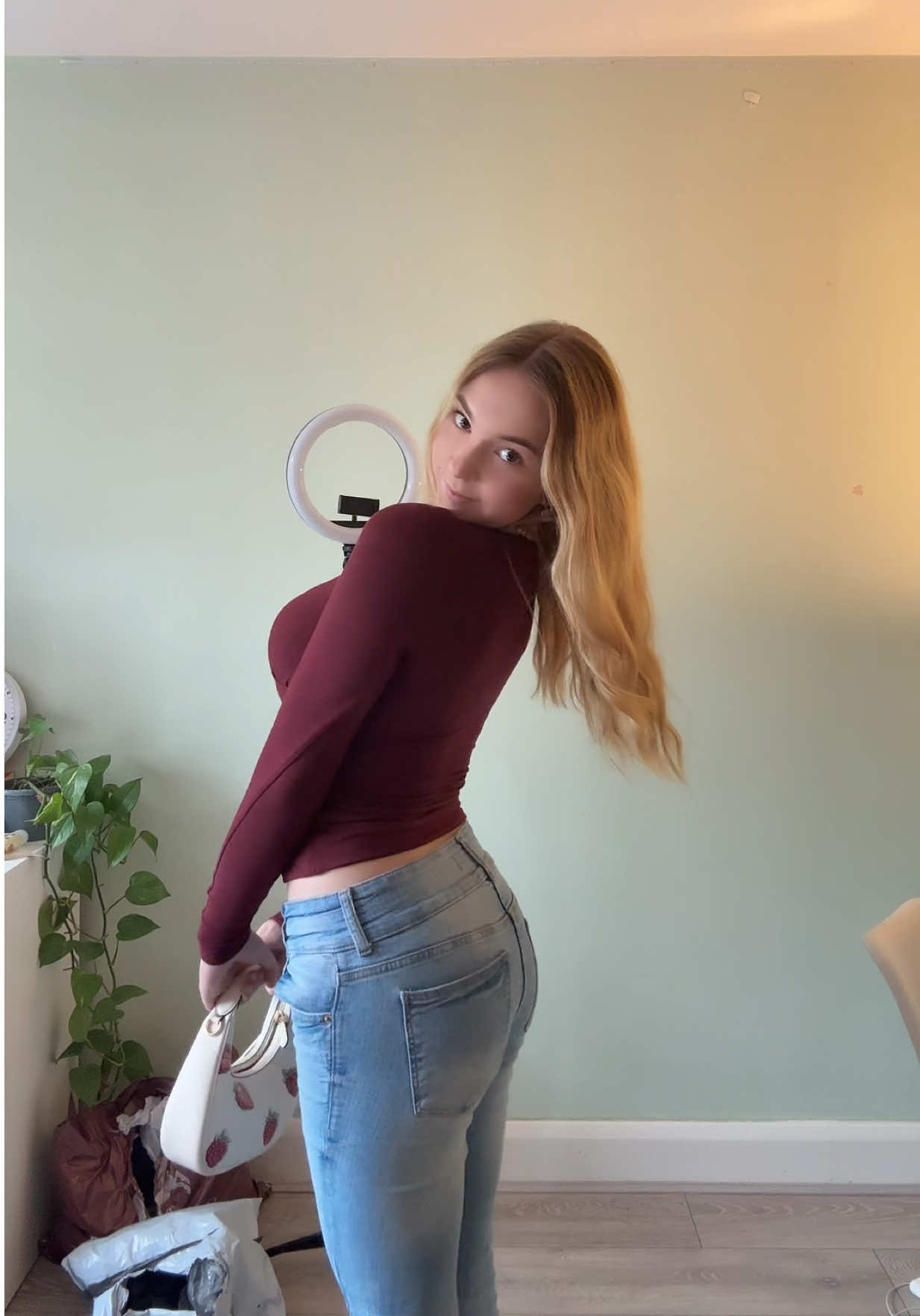 Guess who’s going out #fyp #videoviral #outfitinspo #girl #outfit #foryou 