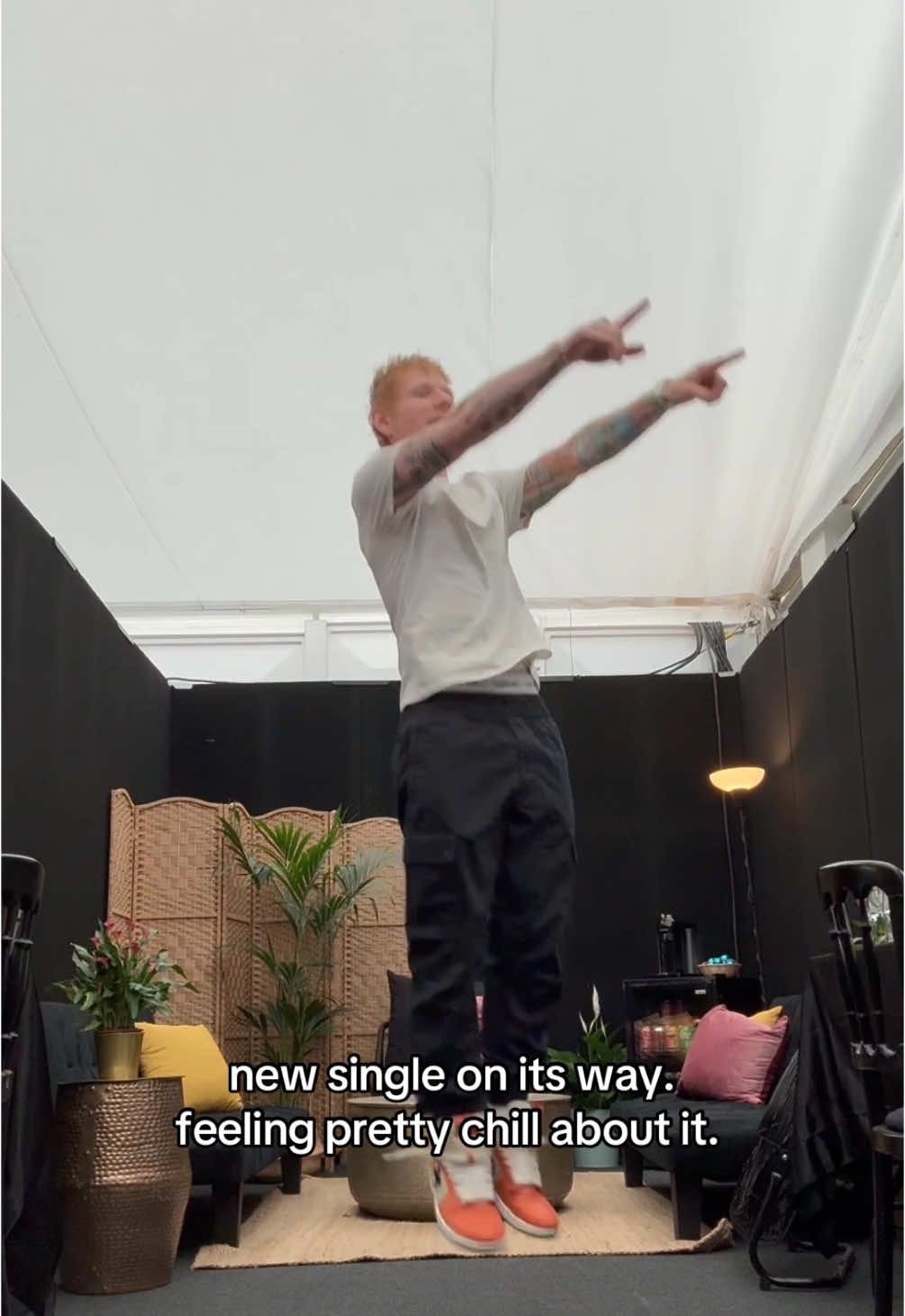 Sapphire out June 5th, 2:30pm ET / 7:30pm BST / 12am IST  #newmusic 