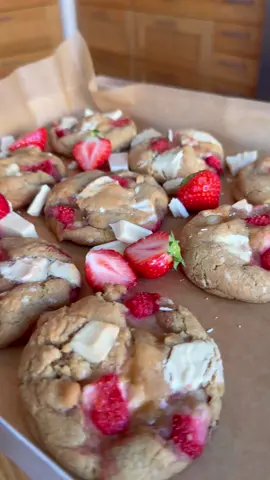 Strawberry cheesecake cookies med vit choklad. Say lessssss 🙂‍↕️