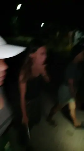 3 girls walking at night 💋