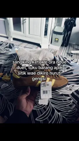 wong lio ngerti opo #adidasoriginal #cityseries #katakata 