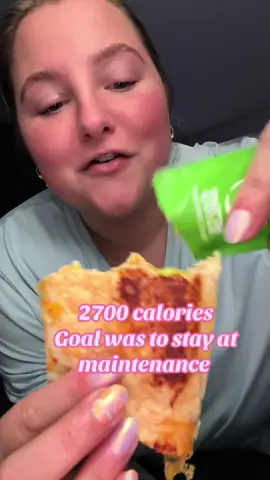 Holiday weekends are hard for me to stay on track. Maybe one day I’ll bring my meal prep to the family function but for now I’m just enjoying life and trying not to binge. Normally I would 3500 calories no problem. Yes I ate 2700 but I havnt eaten that amount in a while so it’s not the end of the world. #whatieatinadayasafatperson #whatieatinadayrealistic #wieiad #whatieatinaday #plussizegymbestie #caloriedeficit #highproteinmeals #highfiberfoods 