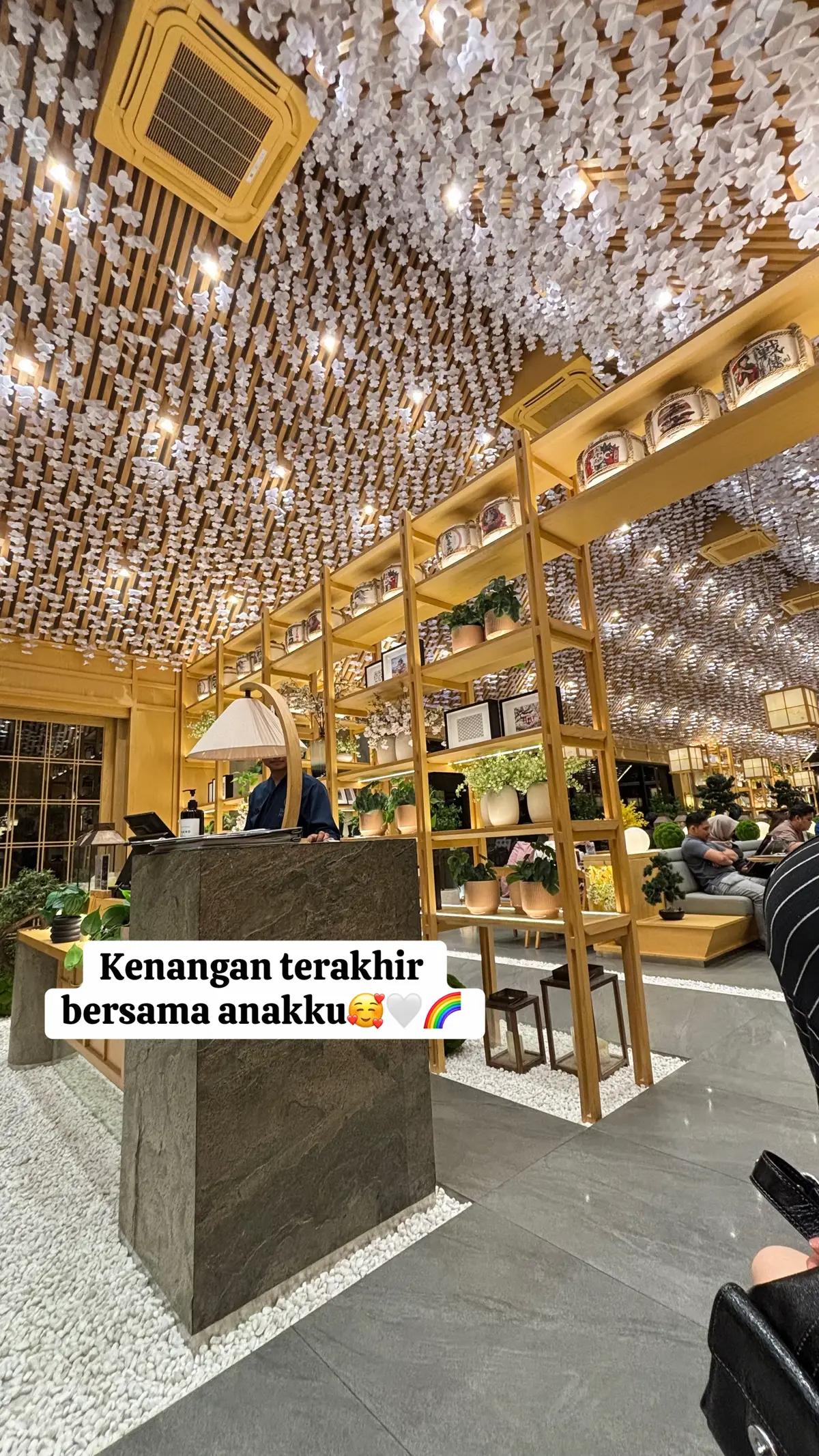 Yah adek belom sempet liat lagi malah udah ninggalin mami😔