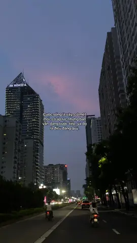 Cuộc sống là vậy, có mệt mỏi, có áp lực nhưng bạn vẫn đang bước tiếp, và đó là điều đáng quý. #chill #thugian #tichcuc 