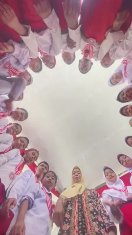 Selamat melanjutkan pendidikan ke tingkat menengah pertama anak ibuu #perpisahansekolah  #fyppppppppppppppppppppppp 