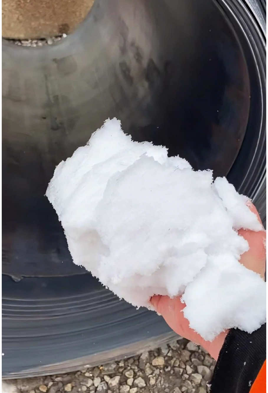 The best part of ice 🧊 😱 #ice #satisfying #fyp #asmr #oddlysatisfying 
