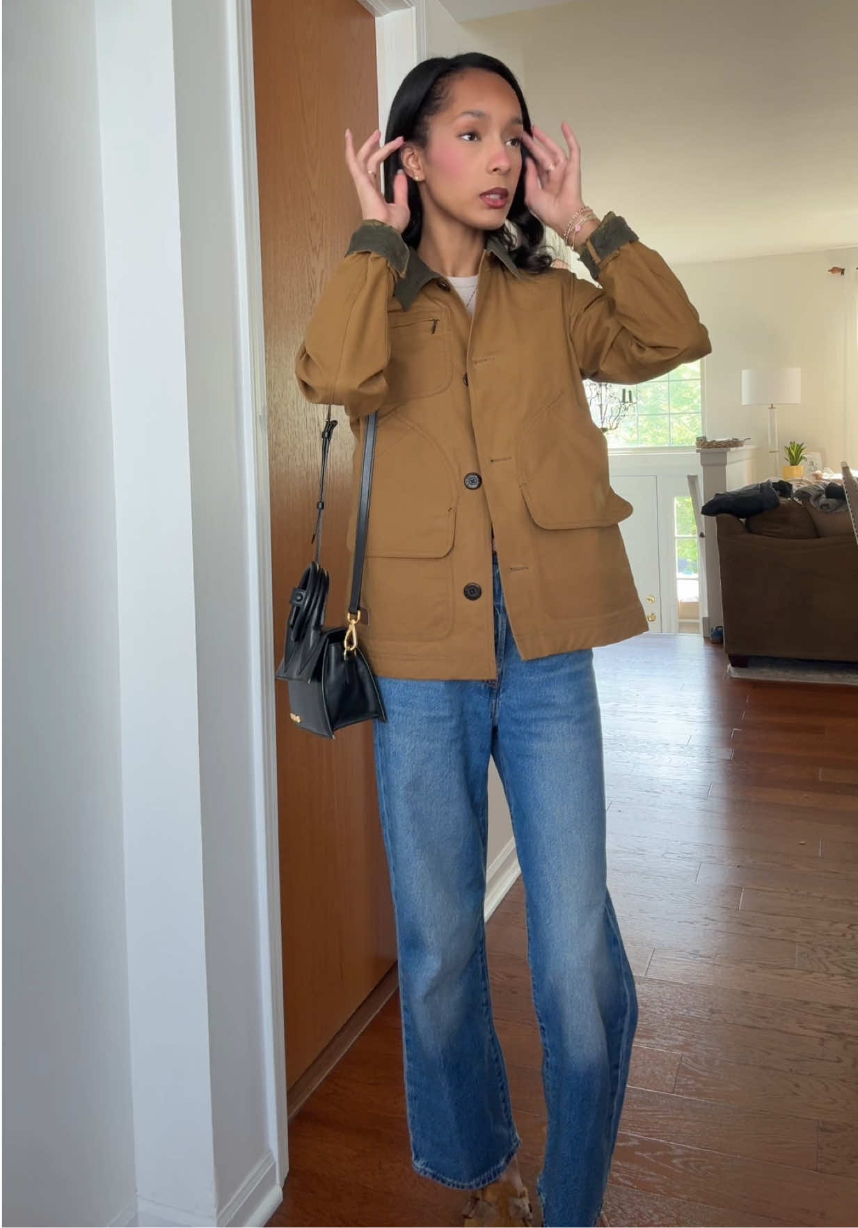 What are we having? 🐟 Obsessed with this L.L. Bean 1924 Field Coat! @llbean #chorecoat #barncoat #llbean #OOTD #outfitinspo #springoutfit #chic 