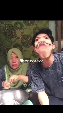 Funny filter.🤣😂🤣 #filter #funnyfilters #funnyvideos😂 #hilarious #laugh #funnytiktok #scareprank #jumpscare #trynottolaughchallenge #fyp 