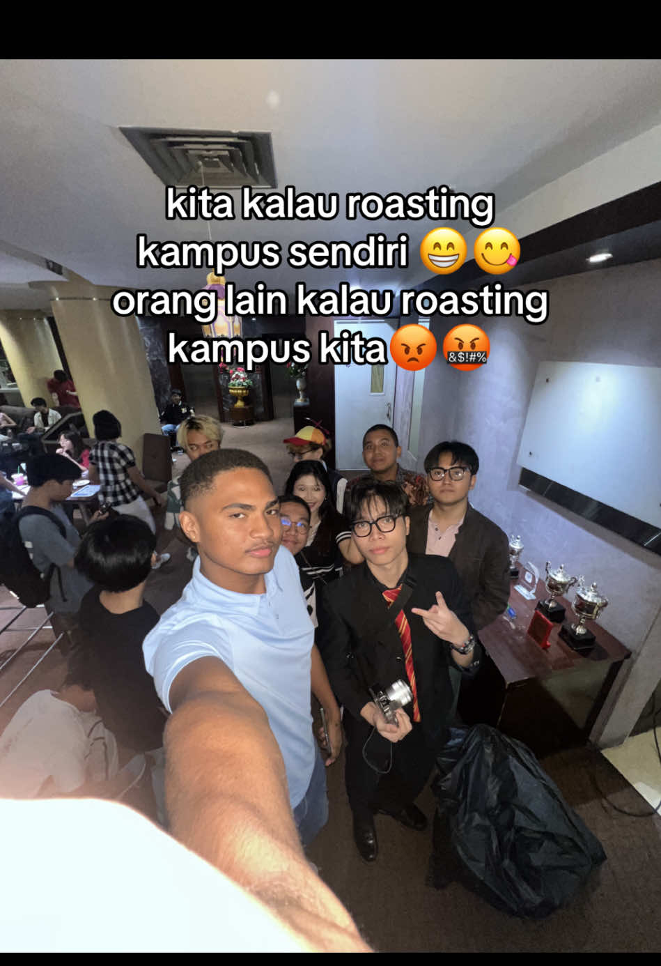 yang bole roasting cuma mahasiswanya🙏