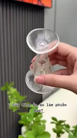 Cửa đóng mạnh gây ồn, trầy tường? Giải pháp là đây! Nút chặn cửa silicon dẻo dai, siêu bám, không cần khoan. Dán vào là xong – chống va đập, giảm tiếng ồn cực hiệu quả! #chanCuaSilicon #phongchongvaCham #tienichgiadinh #meovat #noithatthongminh #dochoigiarehay