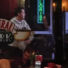 #friends #friendsedit #فريندز #friendstvshow #fyp #foryou #foryoupage #viral #chandlerbing #monicageller #courteneycox #matthewperry   #justinbieber #Love #edit #ادت 